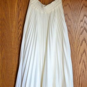 Off-white pleated skirt